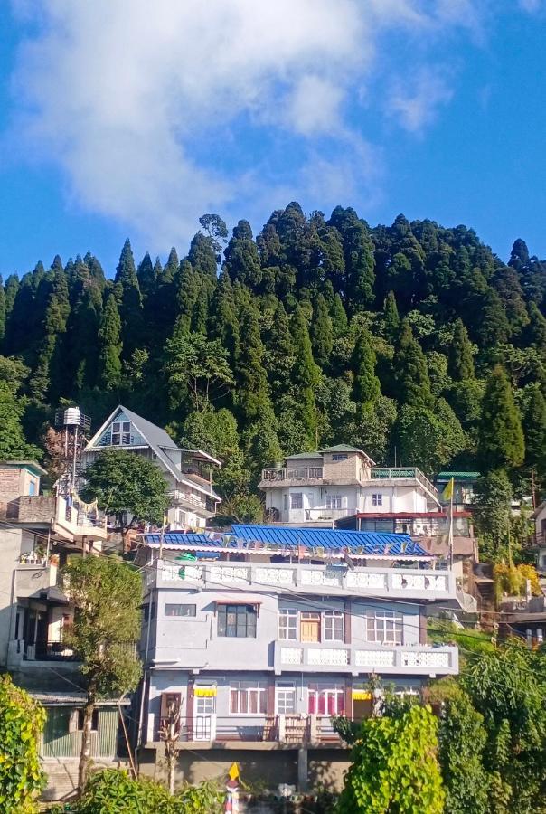 Aakeet Lyang Kurseong